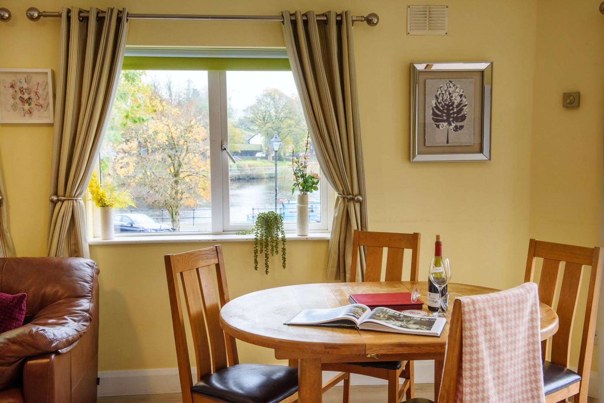 Waterfront Self Catering Houses Carrick on Shannon Eksteriør bilde