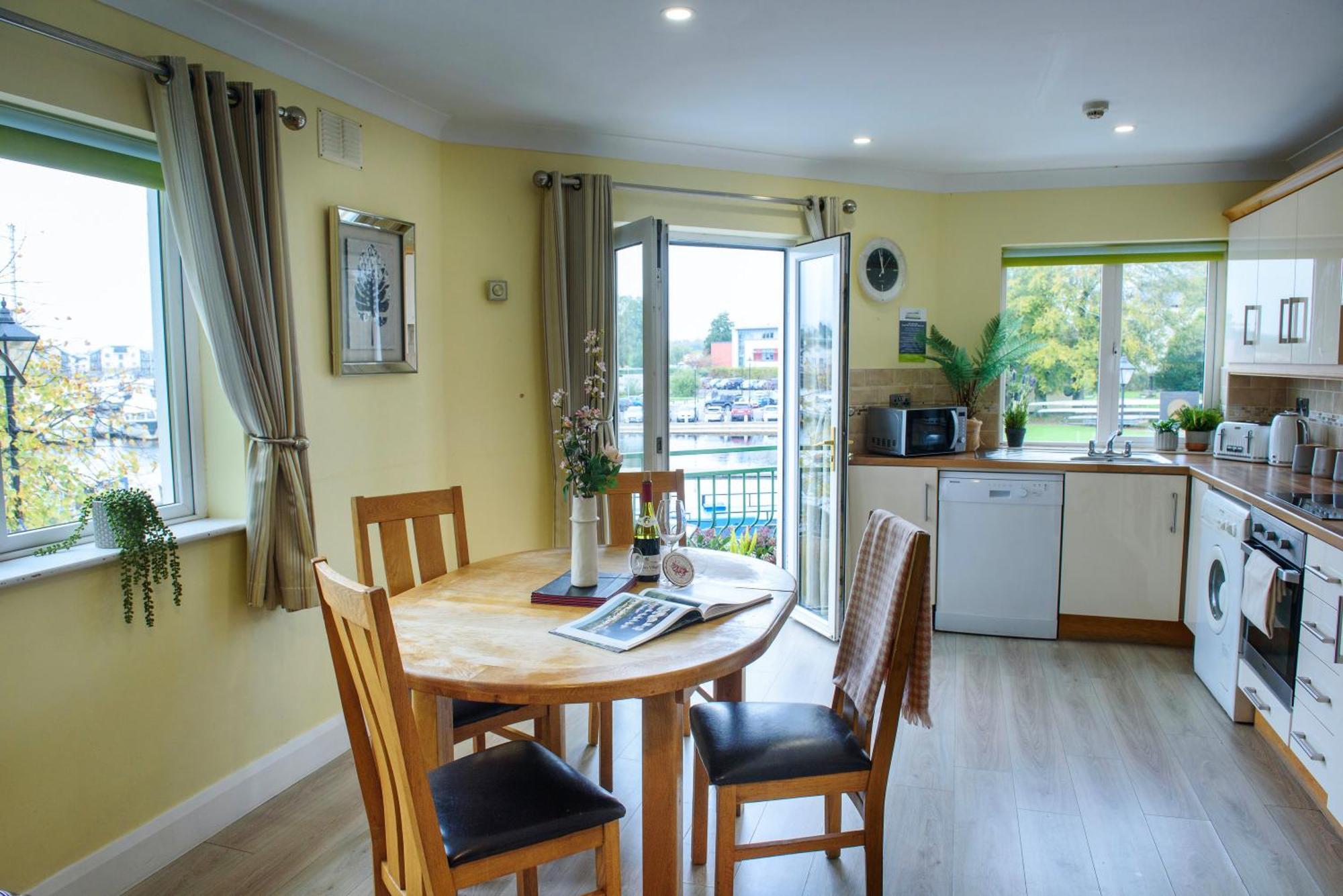 Waterfront Self Catering Houses Carrick on Shannon Eksteriør bilde